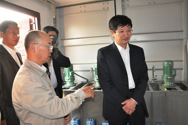 李兆前副省長考察我院廢水處理流動(dòng)試驗(yàn)車